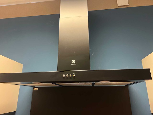 Nolte - showroomkeuken met electrolux/aeg apparatuur - afbeelding 18 van  22