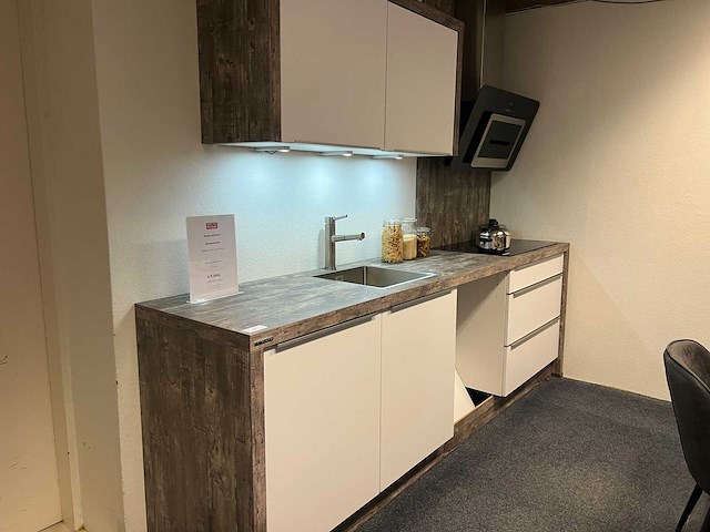 Nolte - showroomkeuken met franke/samsung apparatuur - afbeelding 4 van  22