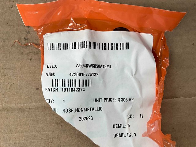Nonmetallic hose - afbeelding 1 van  1
