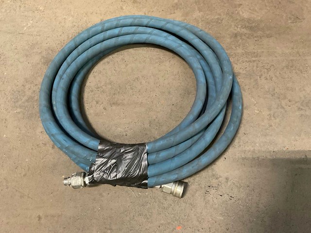 Nonmettalic hose assembly (2x) - afbeelding 1 van  2