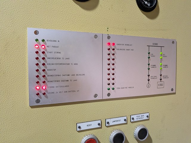 Noodstroomaggregaat 250 kva, perkins dieselmotor / stamford generator - afbeelding 2 van  30