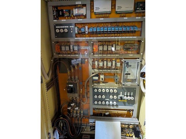 Noodstroomaggregaat 250 kva, perkins dieselmotor / stamford generator - afbeelding 3 van  30