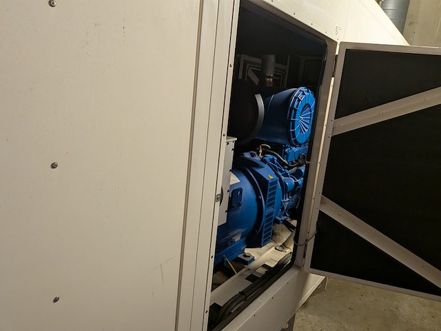 Noodstroomaggregaat 250 kva, perkins dieselmotor / stamford generator - afbeelding 4 van  30