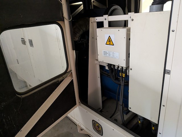 Noodstroomaggregaat 250 kva, perkins dieselmotor / stamford generator - afbeelding 22 van  30
