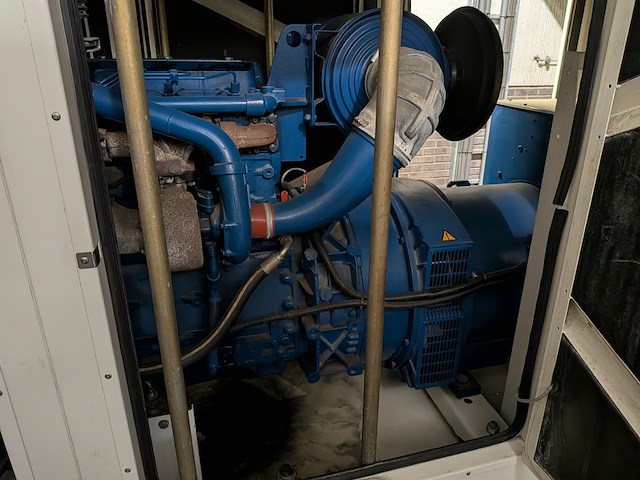 Noodstroomaggregaat 250 kva, perkins dieselmotor / stamford generator - afbeelding 24 van  30