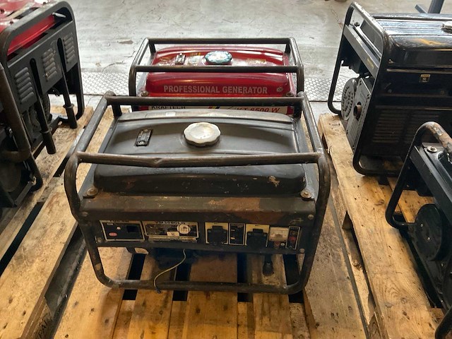 Noodstroomaggregaat (2x) - afbeelding 5 van  8