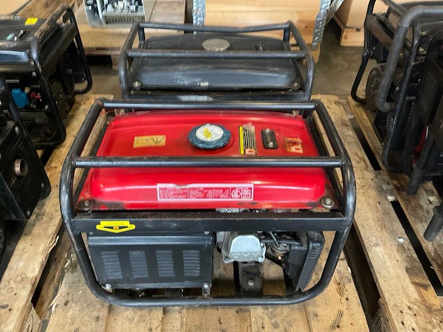 Noodstroomaggregaat (2x) - afbeelding 1 van  8