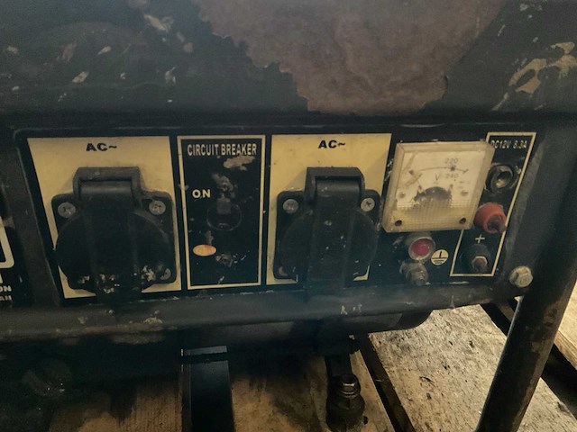 Noodstroomaggregaat (2x) - afbeelding 2 van  8