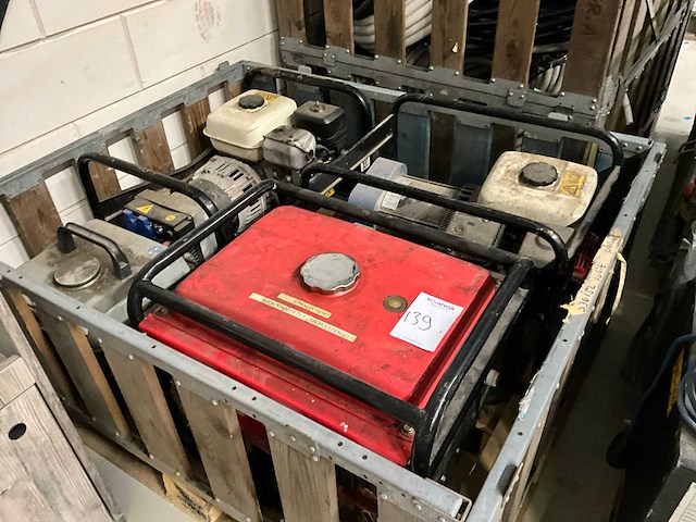 Noodstroomaggregaat (4x) - afbeelding 1 van  5