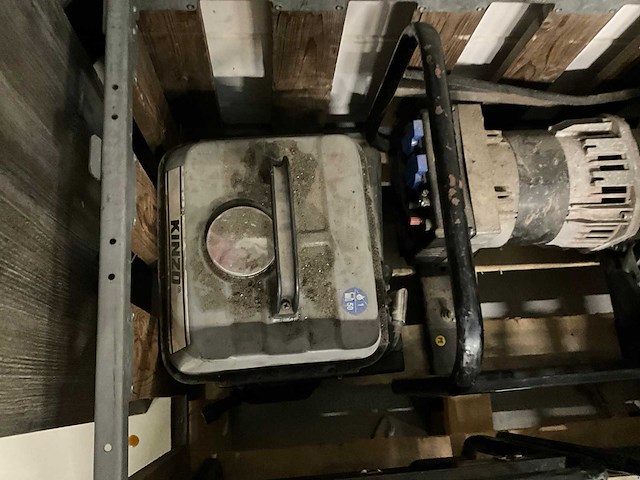 Noodstroomaggregaat (4x) - afbeelding 5 van  5