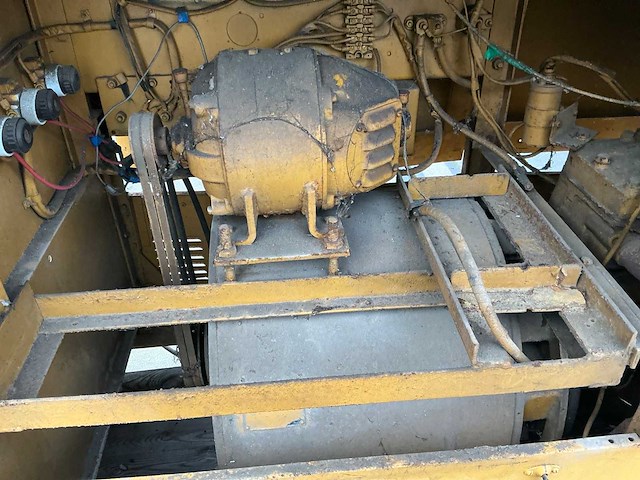 Noodstroomaggregaat - afbeelding 9 van  18