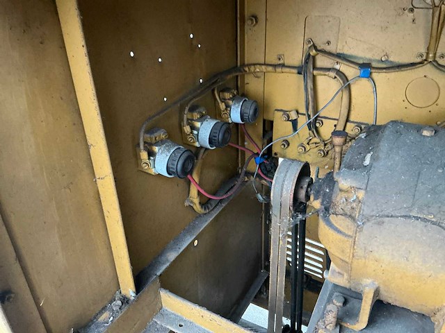 Noodstroomaggregaat - afbeelding 10 van  18