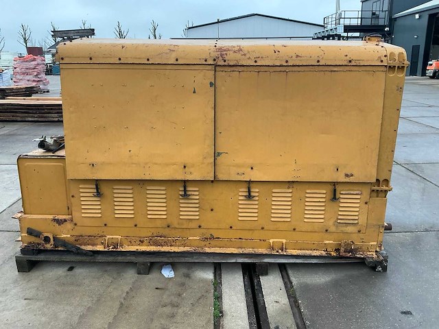 Noodstroomaggregaat - afbeelding 13 van  18