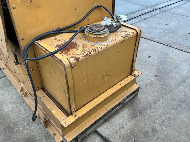 Noodstroomaggregaat - afbeelding 17 van  18