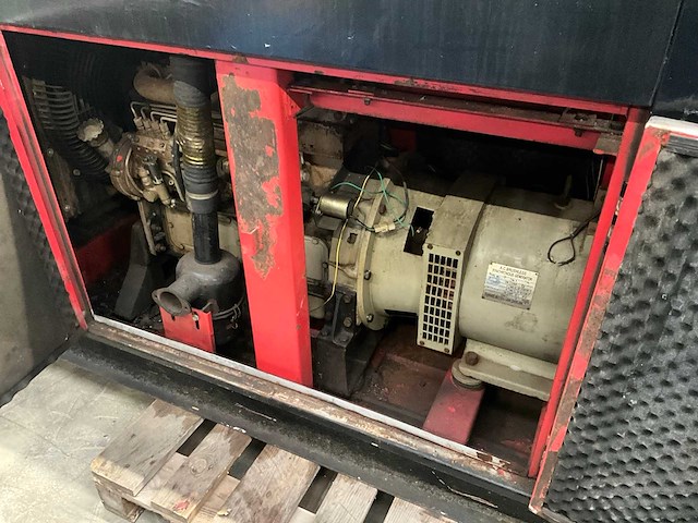 Noodstroomaggregaat - afbeelding 4 van  7