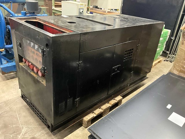 Noodstroomaggregaat - afbeelding 6 van  7