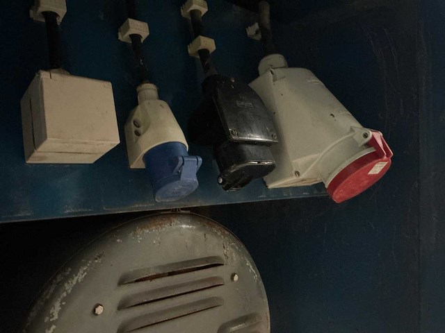 Noodstroomaggregaat - afbeelding 9 van  9