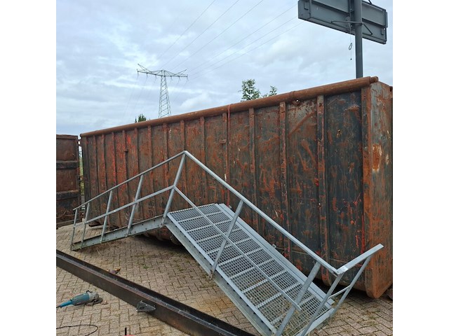 Noodtrap 11 treeds met bordes - afbeelding 1 van  5