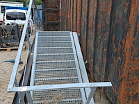 Noodtrap 11 treeds met bordes - afbeelding 3 van  5