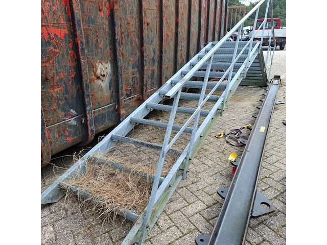 Noodtrap 11 treeds met bordes - afbeelding 5 van  5