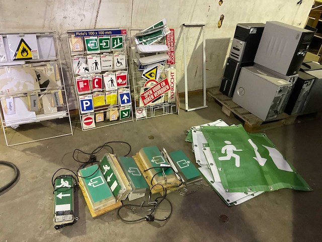 Nooduitgangsborden & stickers - afbeelding 1 van  5