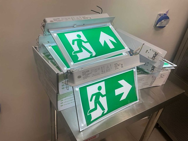 Noodverlichting (8x) - afbeelding 2 van  3
