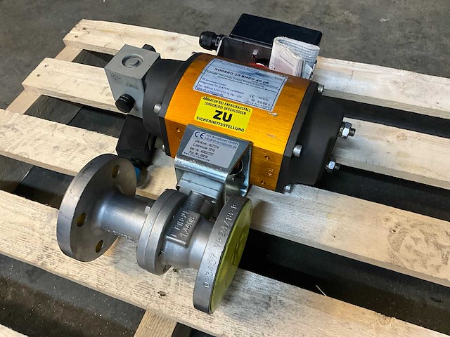 Norbro roestvrij staal afsluiter 1.4408 met actuator (4x) - afbeelding 1 van  7