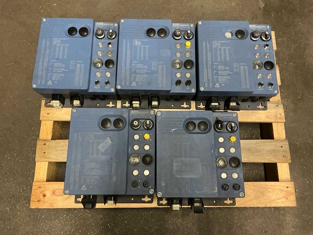 Nord drivesystems 3kw sk155e-fds-301-340-a-v00 converter frequentieregelaar (5x) - afbeelding 3 van  5