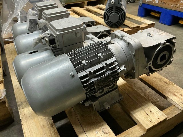 Nord drivesystems elektromotor (4x) - afbeelding 1 van  9