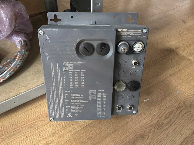 Nord drivesystems sk 200e frequentieregelaar - afbeelding 1 van  4