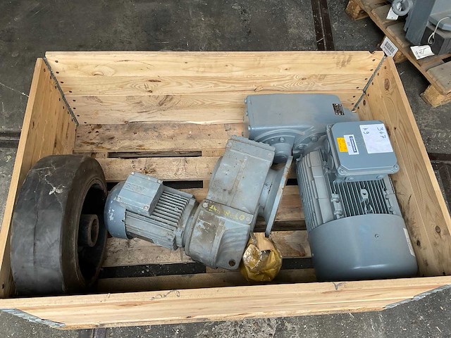 Nord elektromotor met reductiekast (2x) - afbeelding 2 van  3