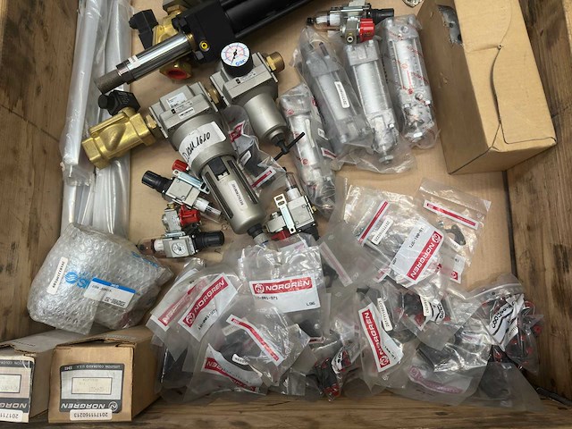 Norgren, smc - partij pneumatische componenten en luchtverzorgingsonderdelen - afbeelding 3 van  7