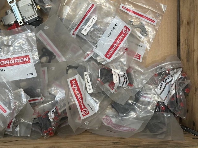 Norgren, smc - partij pneumatische componenten en luchtverzorgingsonderdelen - afbeelding 4 van  7