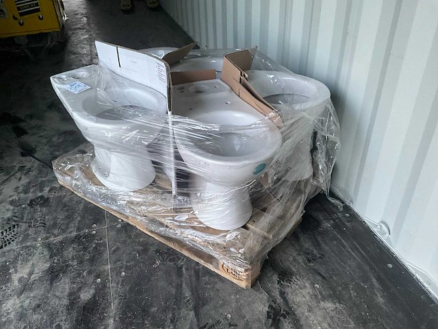 Norm - staande - toilet (5x) - afbeelding 2 van  7