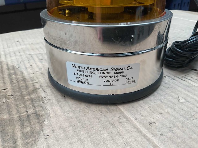 North american signal bbmx-a zwaailamp met magneetvoet - afbeelding 4 van  4