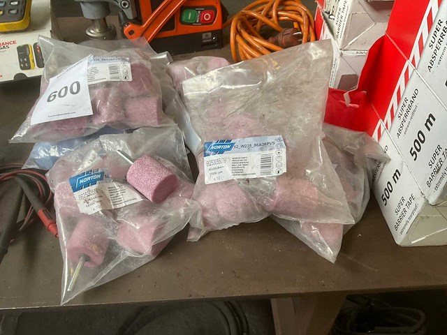 Norton 40 x 40 x 6 mm stiftstenen - afbeelding 4 van  5