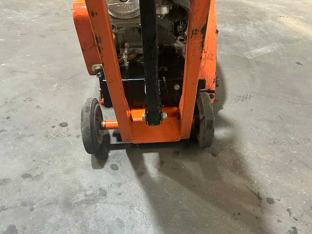 Norton clipper cs 451 betonzaag - afbeelding 7 van  9