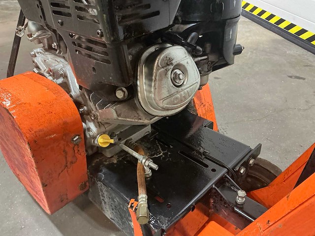 Norton clipper cs 451 betonzaag - afbeelding 8 van  9