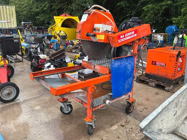 Norton jumbo 651 steenzaagmachine - afbeelding 1 van  12