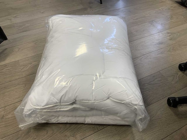 Norwegian dekbed 240x200 (15x) - afbeelding 1 van  3