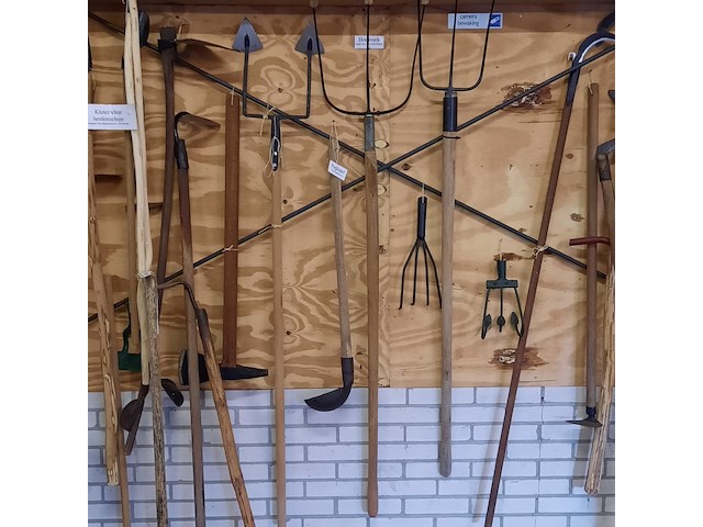 Nostalgisch handgereedschap - afbeelding 2 van  11