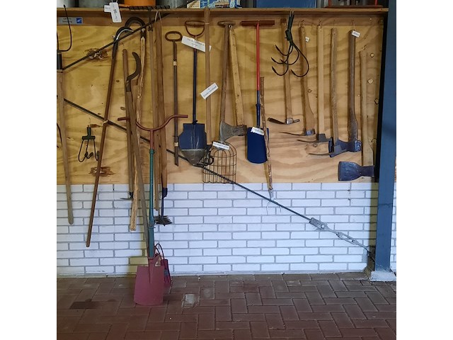 Nostalgisch handgereedschap - afbeelding 4 van  11