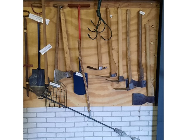 Nostalgisch handgereedschap - afbeelding 5 van  11