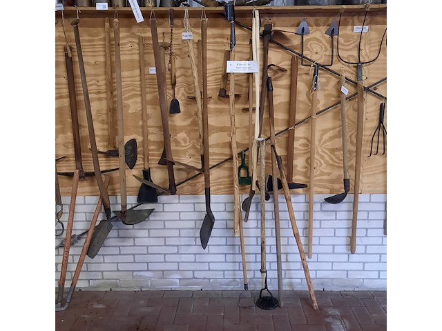 Nostalgisch handgereedschap - afbeelding 8 van  11