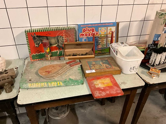 Nostalgisch kinderspeelgoed - afbeelding 1 van  7