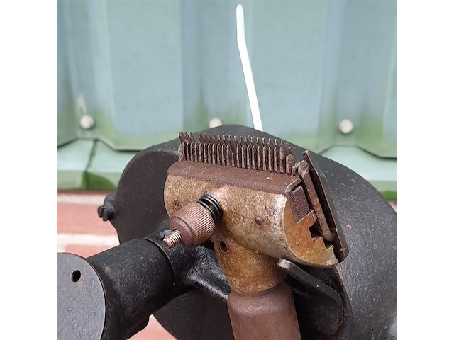 Nostalgisch veescheer apparaat, burman & sons - afbeelding 8 van  8