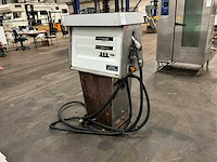 Nostalgische benzinepomp - afbeelding 1 van  4