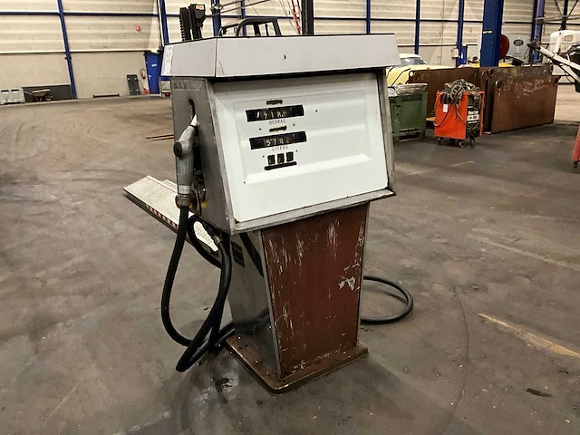 Nostalgische benzinepomp - afbeelding 4 van  4