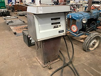 Nostalgische benzinepomp - afbeelding 1 van  4