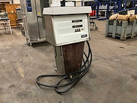 Nostalgische benzinepomp - afbeelding 2 van  4